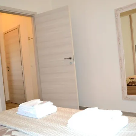 Le Grigne - The Garden Apartment *